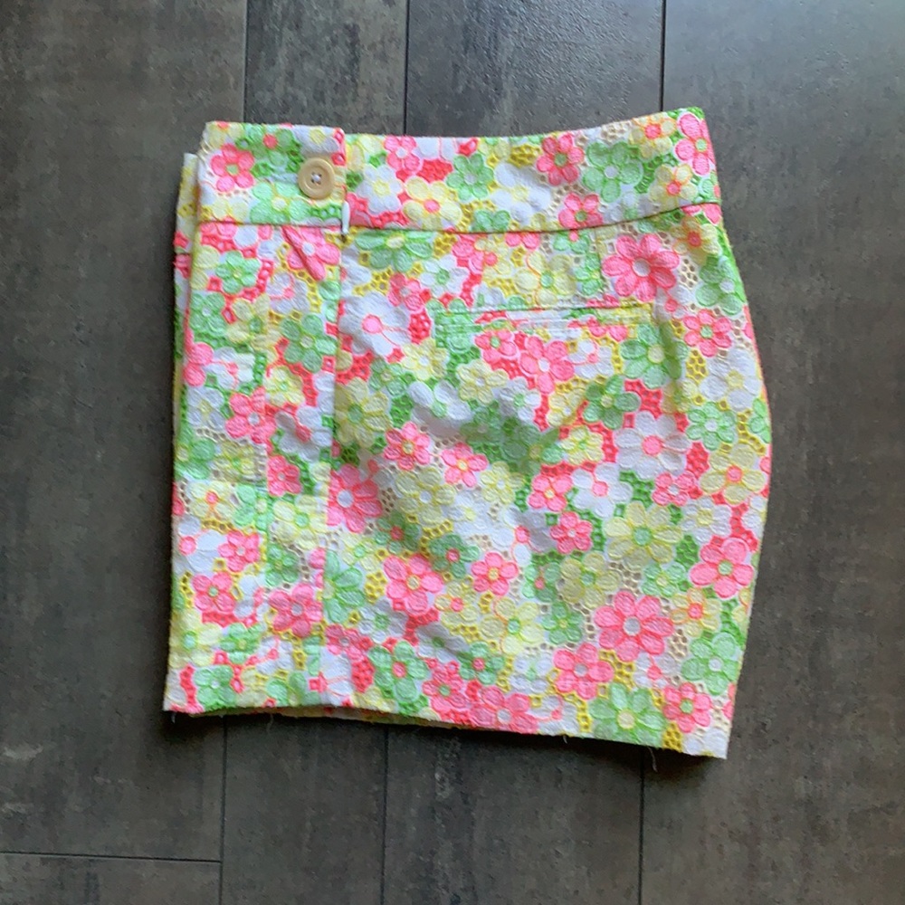 Lilly Pulitzer Short size 6 - Picture 6 of 9